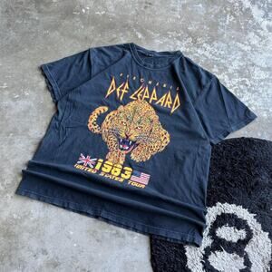 Y2K Vintage 2000s Def Leppard Pryomania 1983 Tour Tee
